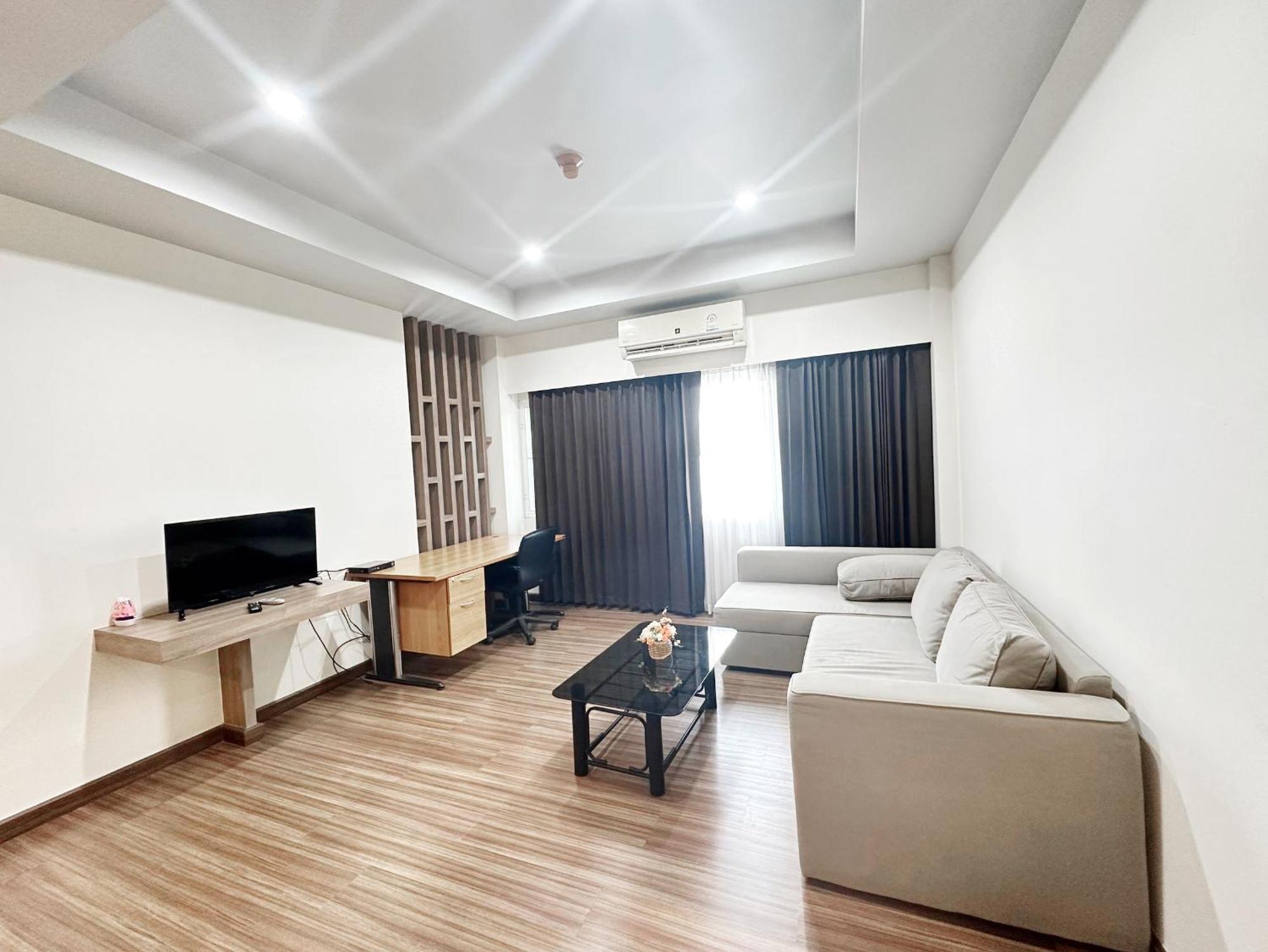 Akelada Hotel Nang Rong Εξωτερικό φωτογραφία