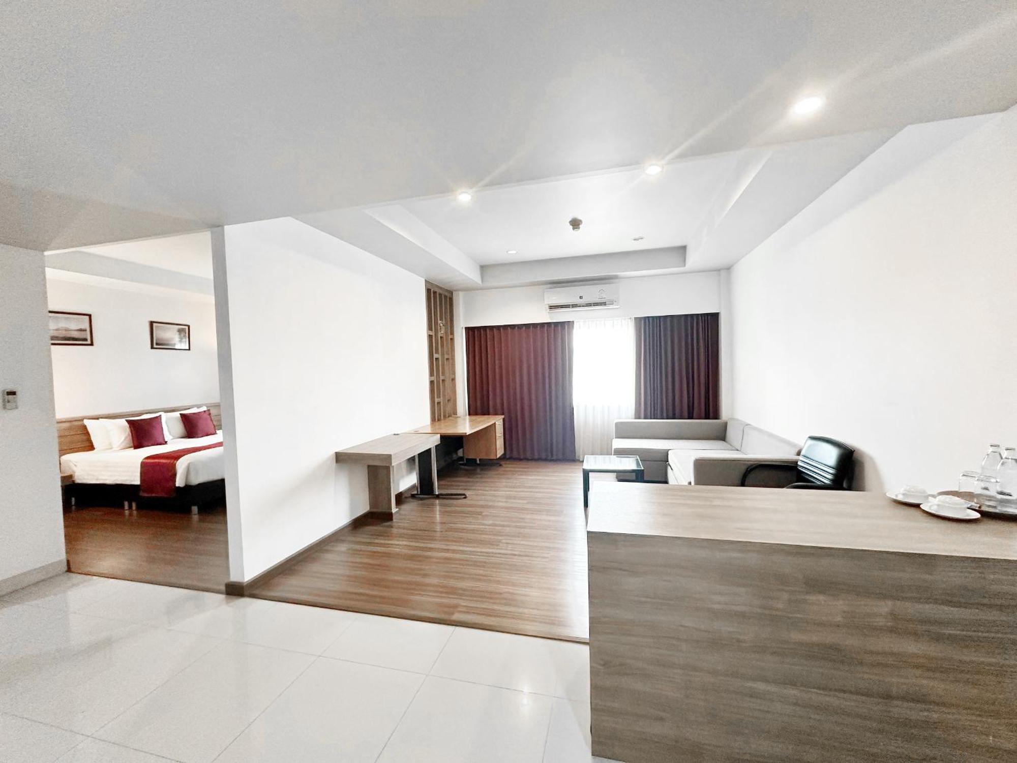 Akelada Hotel Nang Rong Εξωτερικό φωτογραφία