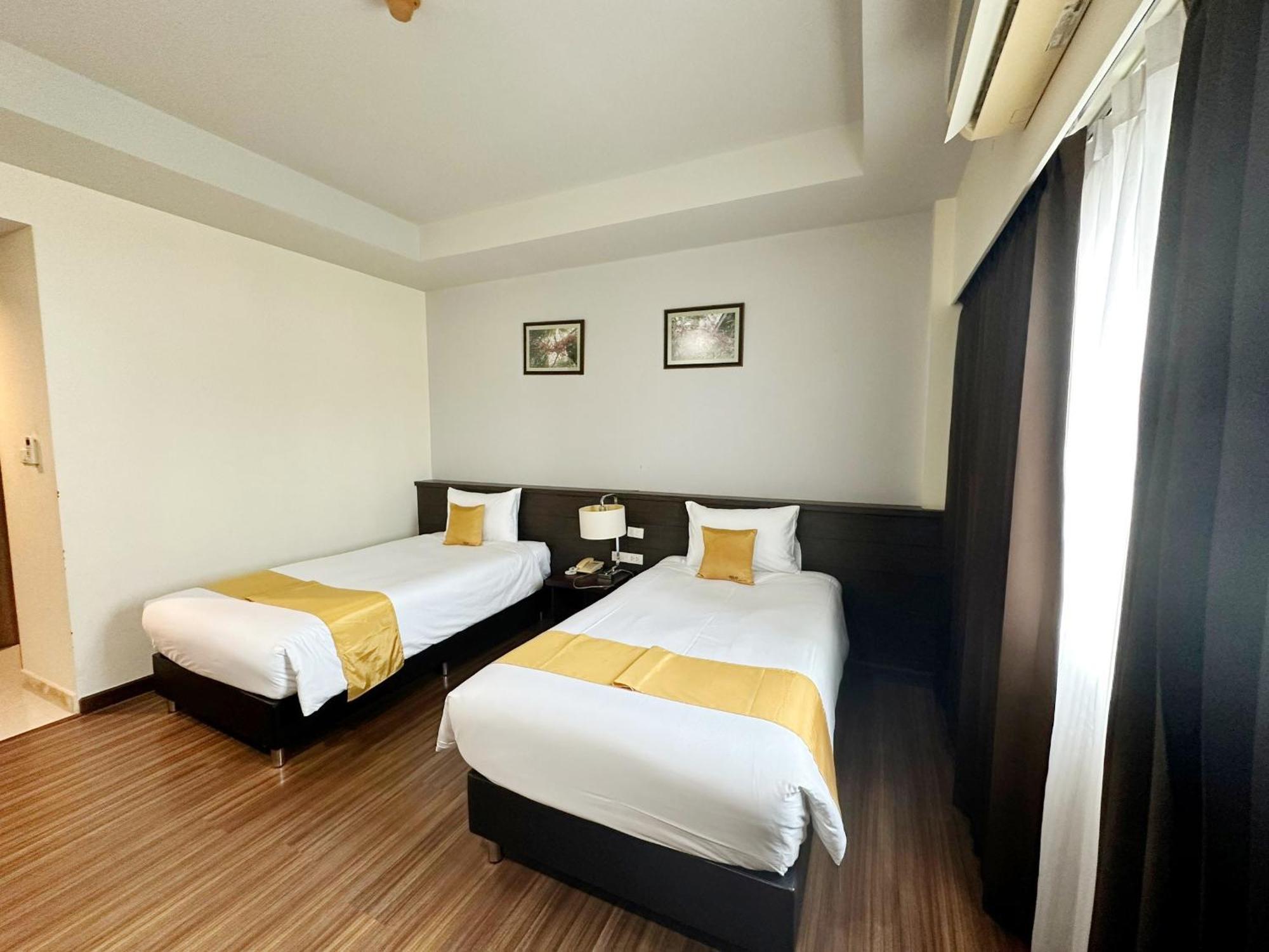 Akelada Hotel Nang Rong Εξωτερικό φωτογραφία