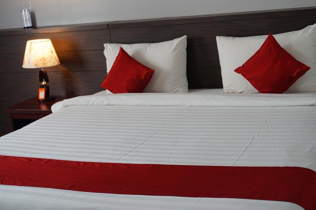 Akelada Hotel Nang Rong Εξωτερικό φωτογραφία