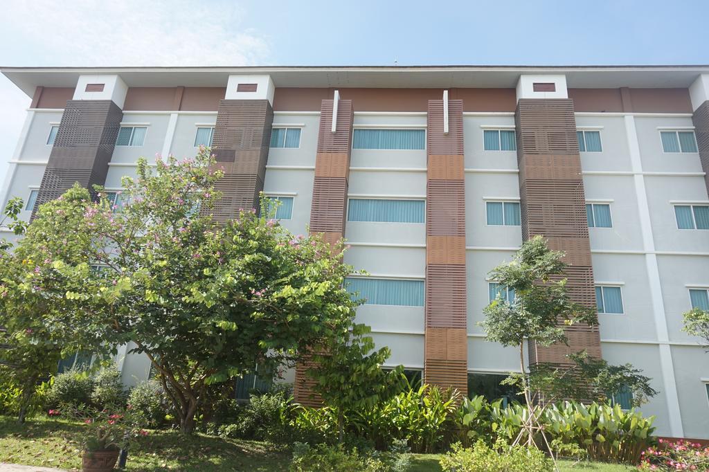 Akelada Hotel Nang Rong Εξωτερικό φωτογραφία
