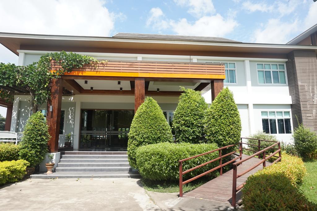 Akelada Hotel Nang Rong Εξωτερικό φωτογραφία